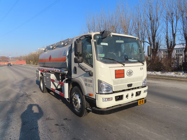 陆平机器牌LPC5120GYYC6运油车