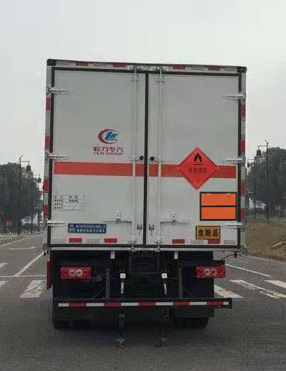 程力威牌CLW5120XRYB6易燃液體廂式運輸車公告圖片