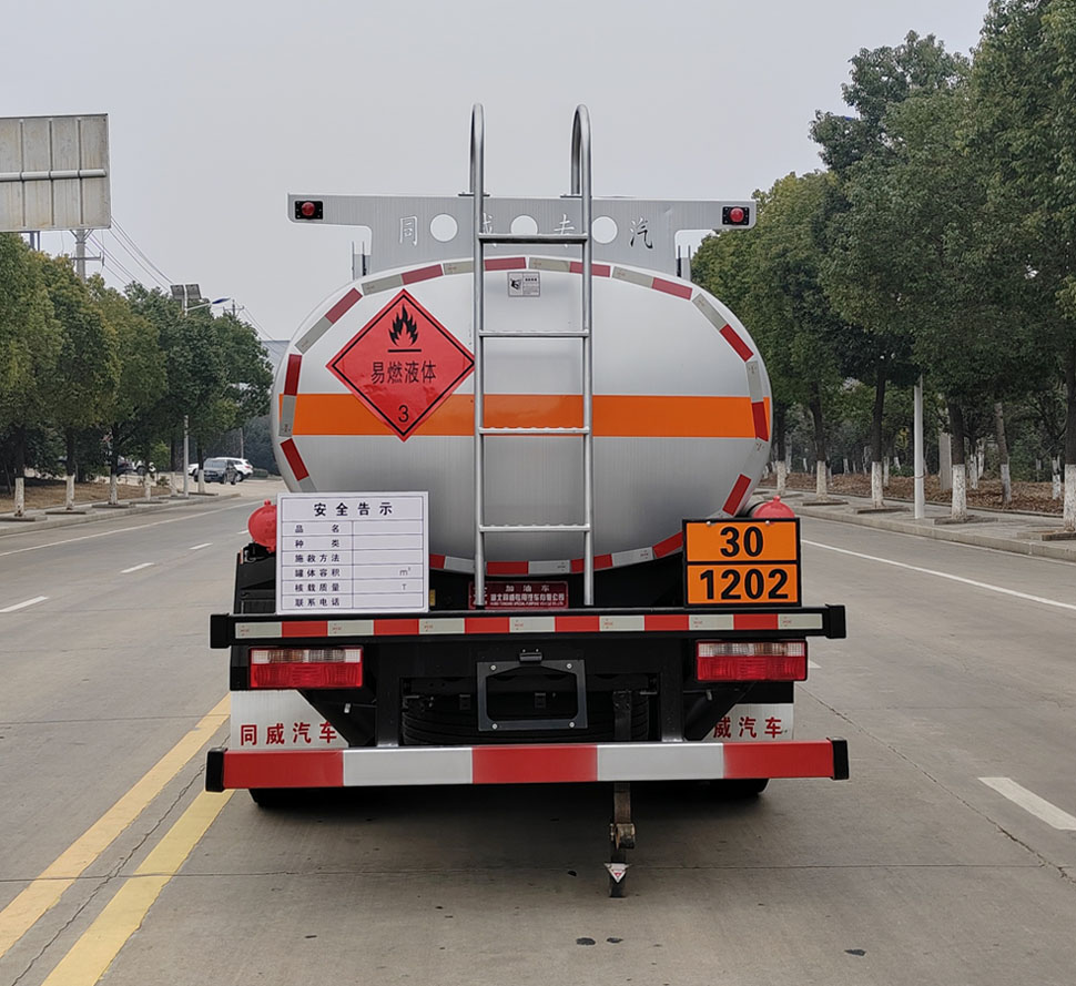 专威牌HTW5120GJYCAC6加油车公告图片