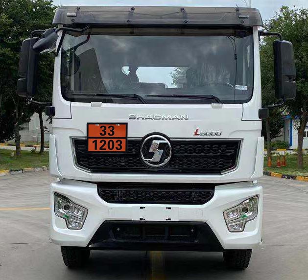 楚勝牌CSC5189GYYLS6鋁合金運油車公告圖片