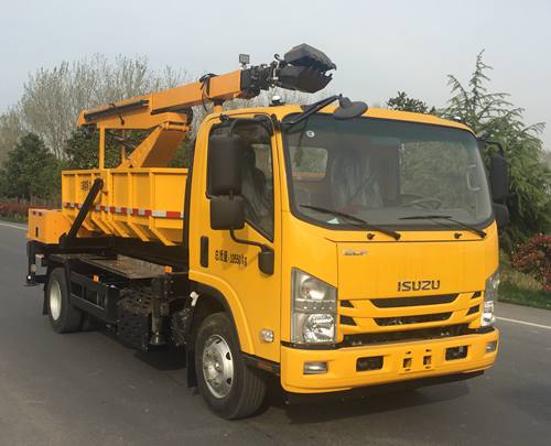 路鑫牌NJJ5100TWG6挖掏式管道疏通车