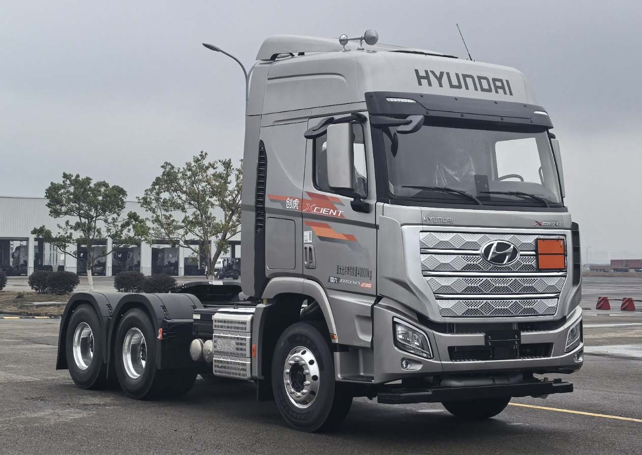 现代牌 500马力 危险品牵引汽车(CHM4250KPQ46WXPT)