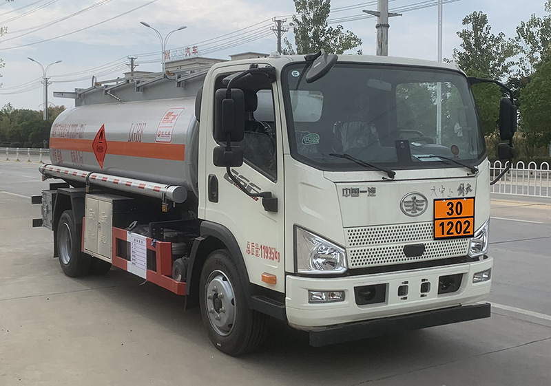 楚飞牌CLQ5120GYY6CA运油车公告图片