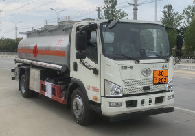 运油车