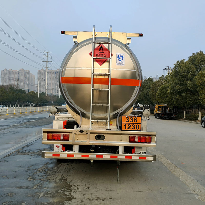 楚飞牌CLQ5321GRY6ZZ易燃液体罐式运输车公告图片