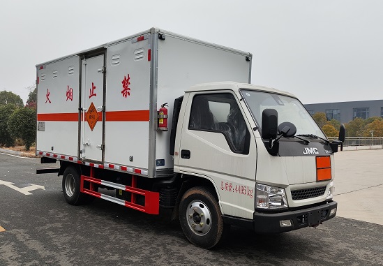 程力威牌CLW5041XQYJ6爆破器材运输车