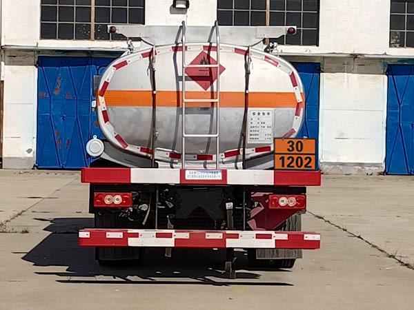 油龍牌YLL5121GJY加油車公告圖片