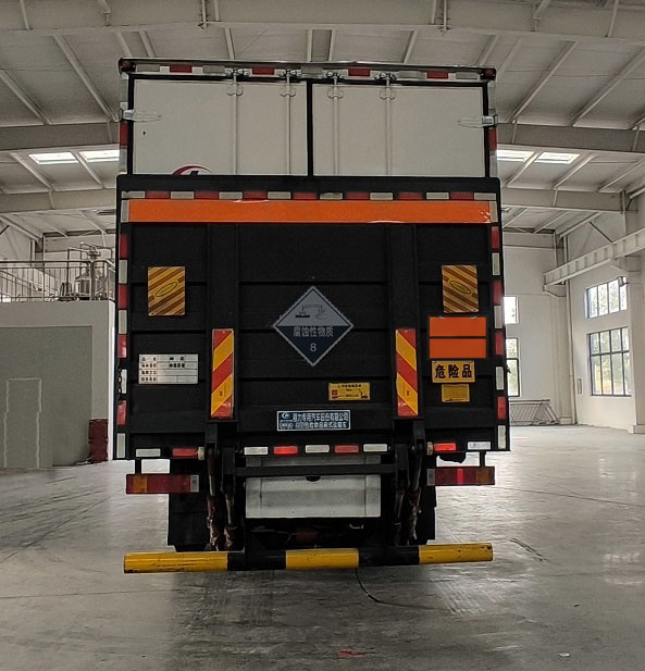 程力威牌CLW5250XFWE6腐蚀性物品厢式运输车公告图片