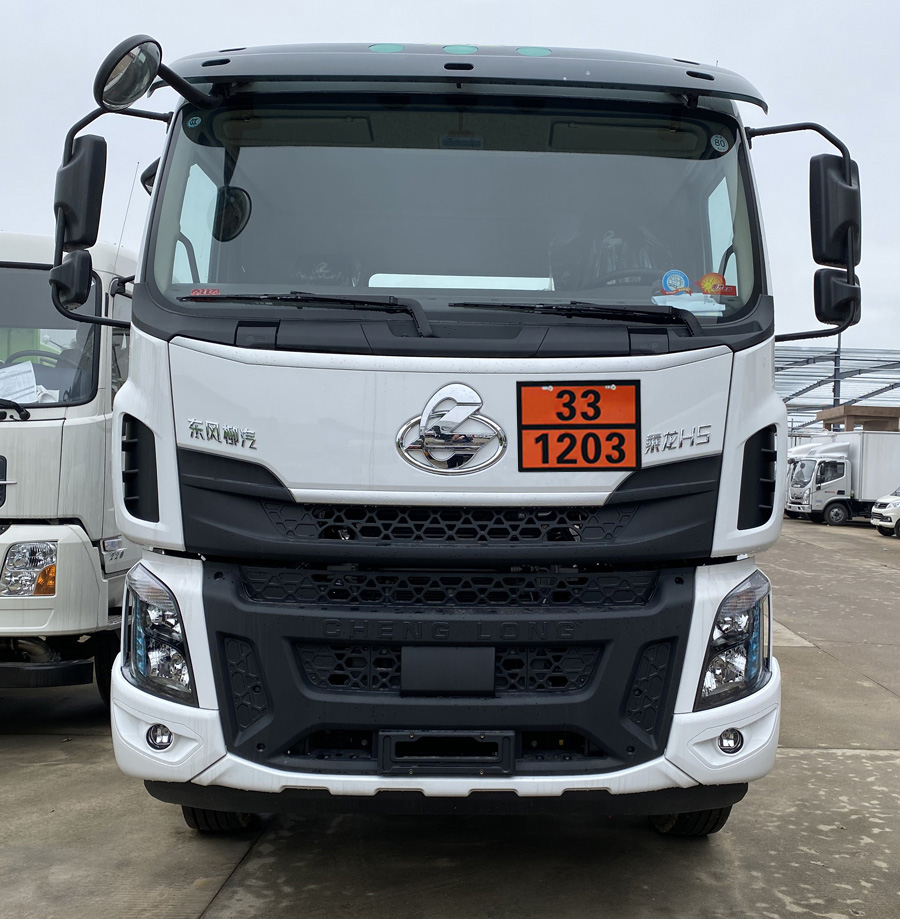 楚勝牌CSC5187GYYEL6運(yùn)油車公告圖片