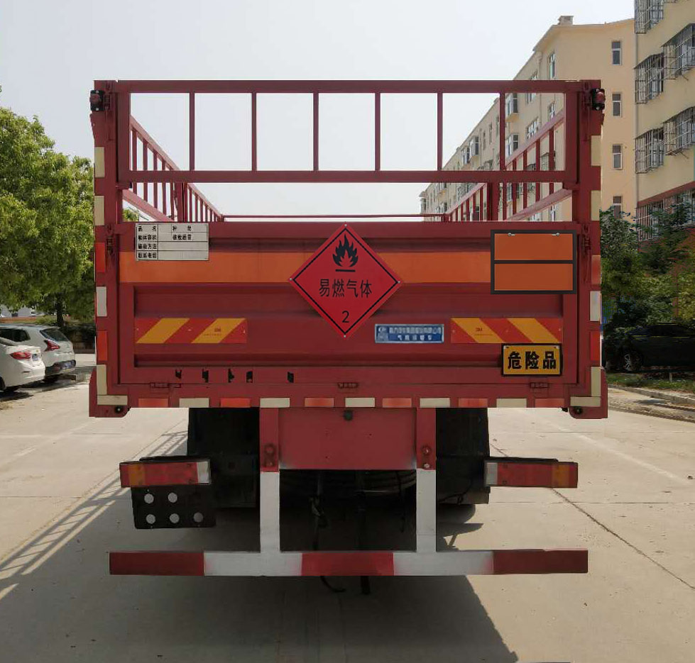 程力威牌CLW5260TQPE6气瓶运输车公告图片
