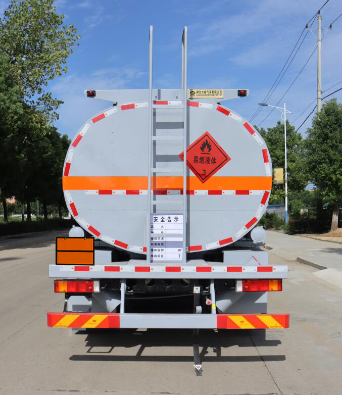中汽力威牌HLW5321GRYD6易燃液體罐式運(yùn)輸車公告圖片