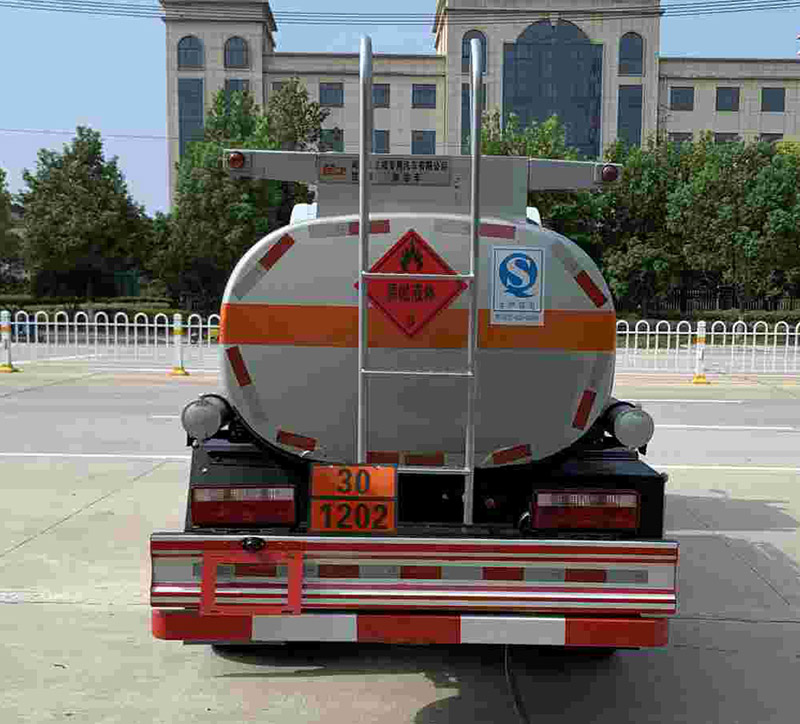 楚飛牌CLQ5071GJY6CA加油車公告圖片