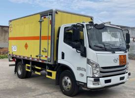 爆破器材运输车