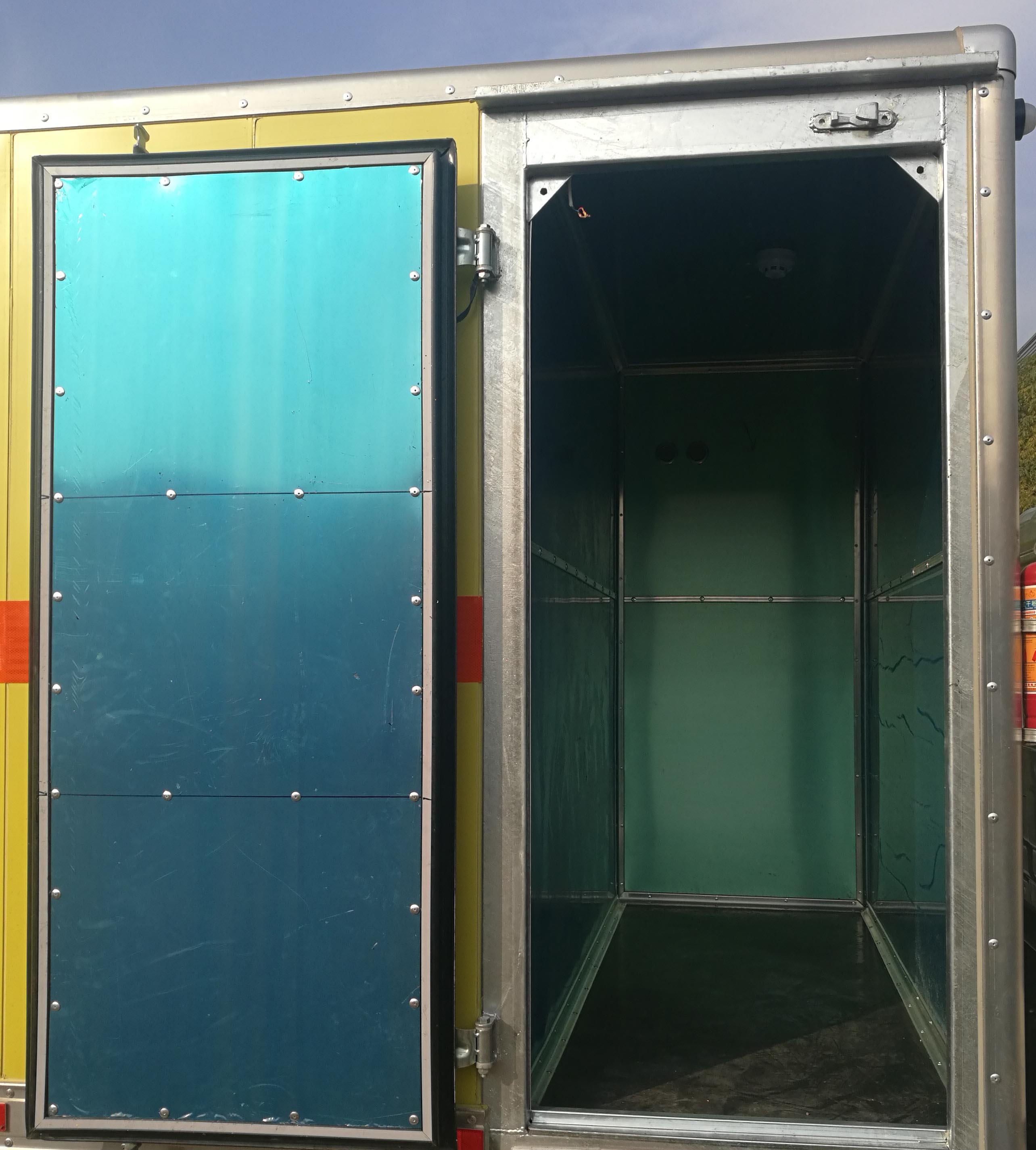 路捷順牌ULC5083XQYS6爆破器材運輸車公告圖片