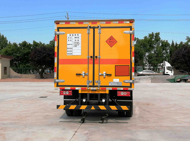 紅宇牌HYJ5080XQY-BJ1爆破器材運輸車公告圖片