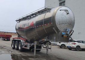 下灰半挂车