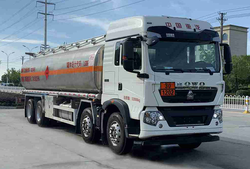 楚飞牌CLQ5322GYY6ZZA铝合金运油车