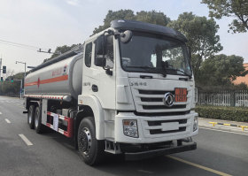 易燃液体罐式运输车