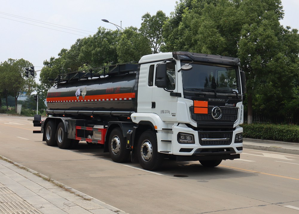 中汽力威牌HLW5320GZWS6杂项危险物品罐式运输车公告图片