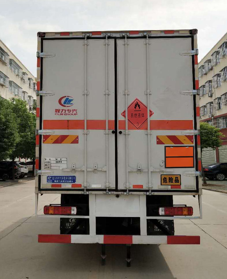 程力威牌CLW5181XRYB6易燃液體廂式運輸車公告圖片