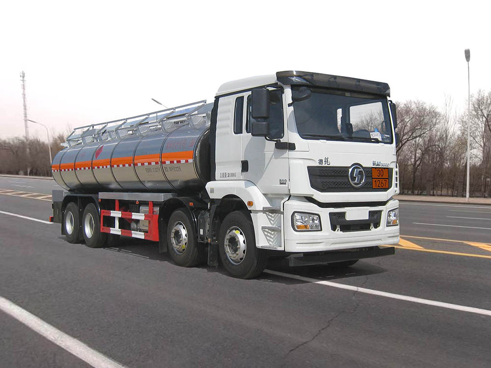 油龙牌YLL5326GRYJ易燃液体罐式运输车