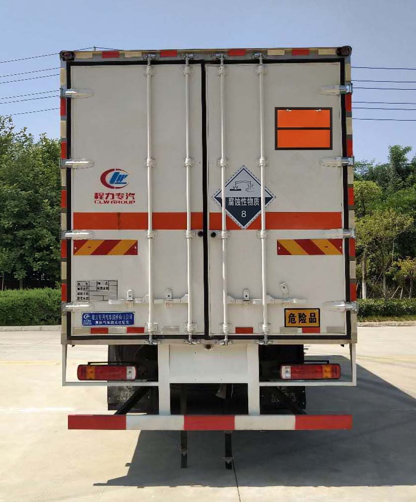程力威牌CLW5181XFWB6腐蚀性物品厢式运输车公告图片