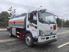 运油车