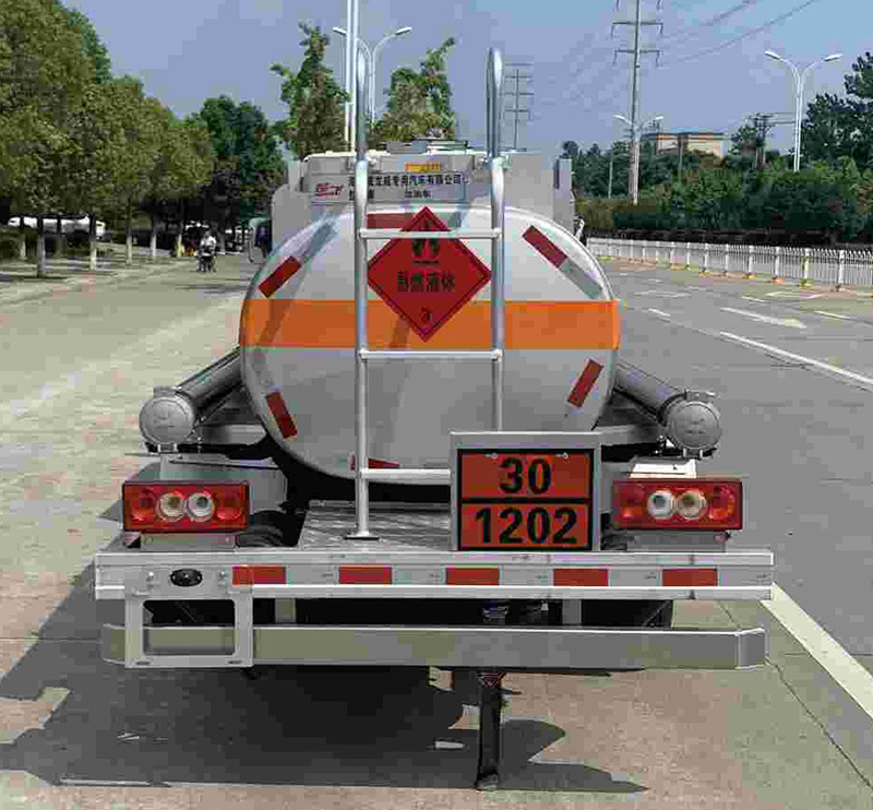 楚飛牌CLQ5040GJY6BJ加油車公告圖片