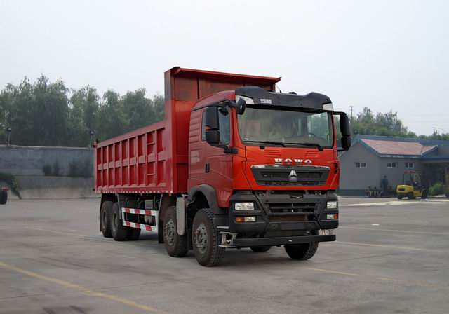 豪沃牌ZZ5317ZLJV466GF1自卸式垃圾车