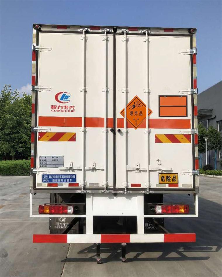 程力威牌CLW5181XQYB6爆破器材運(yùn)輸車(chē)公告圖片