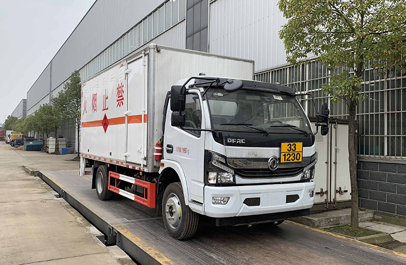楚飞牌CLQ5120XRY6E易燃液体厢式运输车