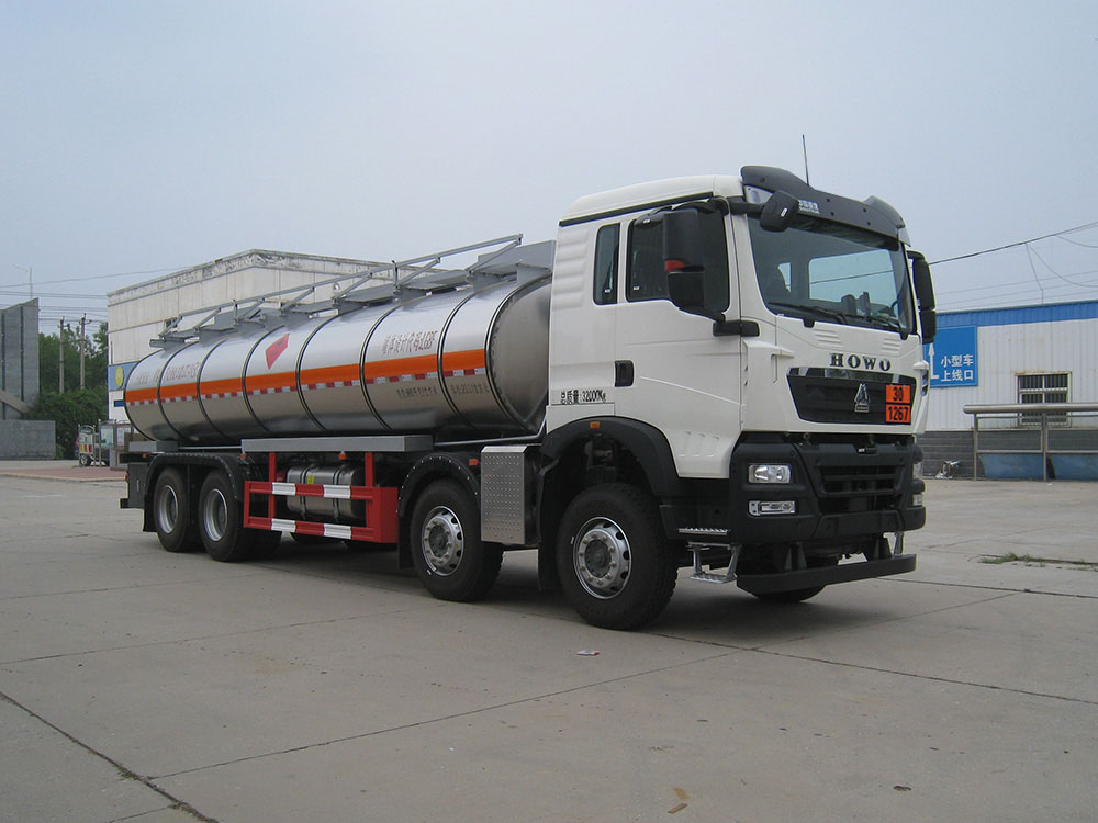 油龙牌YLL5326GRYZ易燃液体罐式运输车