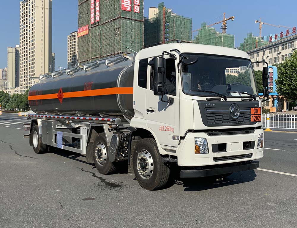 楚飞牌CLQ5265GYY6DA铝合金运油车