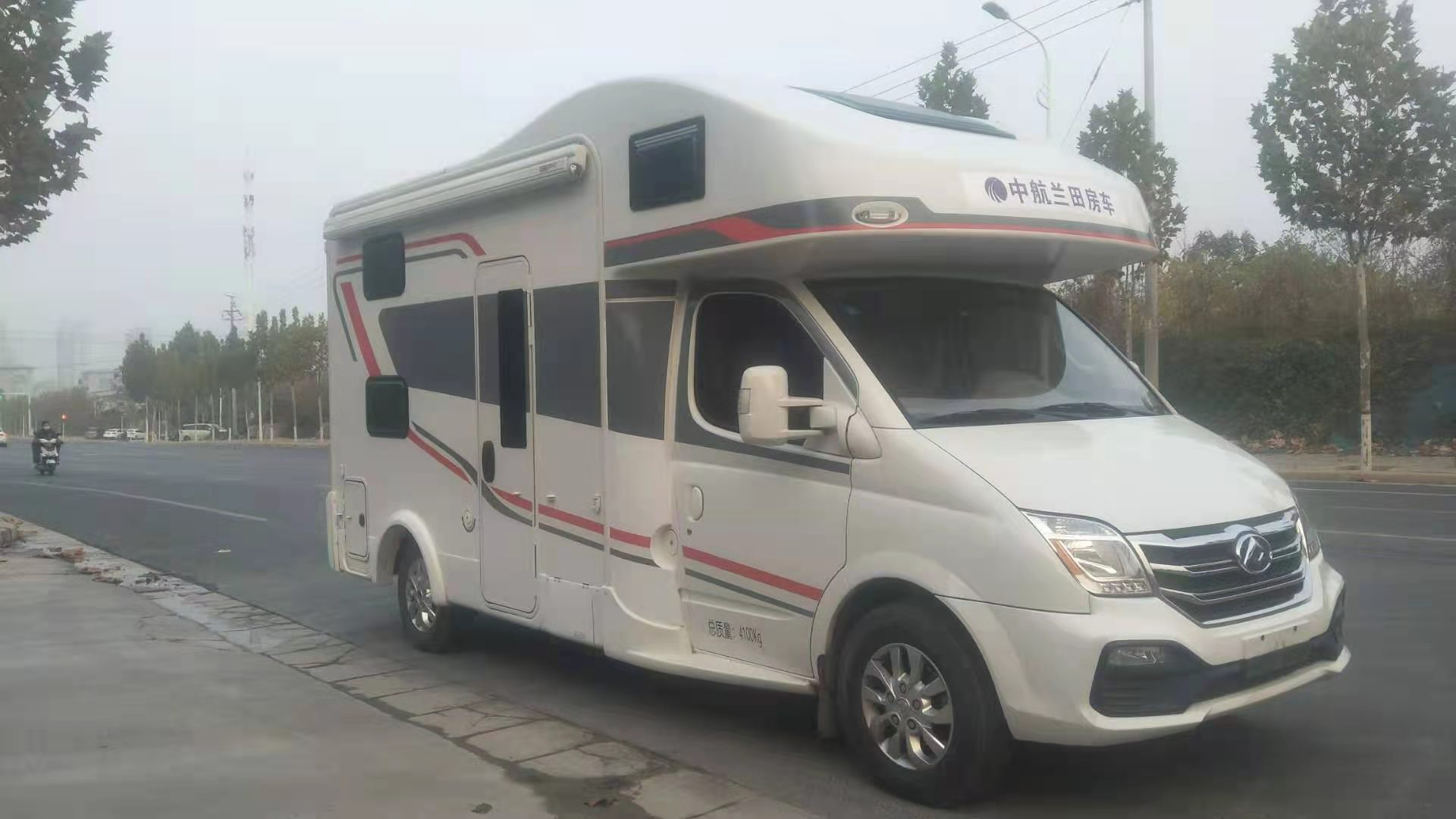 兰田牌JLT5040XLJ旅居车