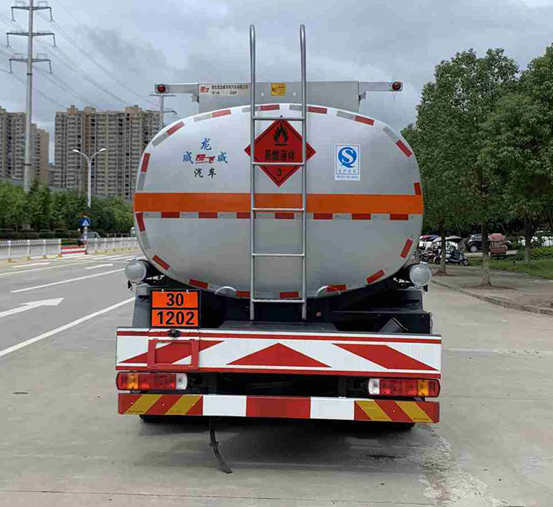 楚飞牌CLQ5264GYY6D运油车公告图片