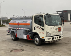 运油车