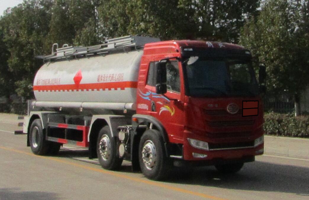 中汽力威牌HLW5260GRYC6易燃液体罐式运输车