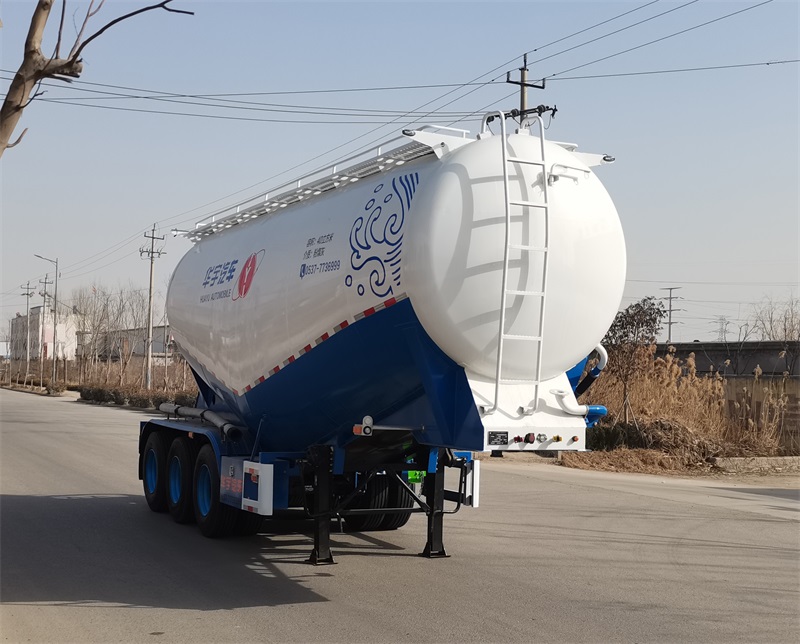 华宇达牌9.4米33.3吨3轴中密度粉粒物料运输半挂车(LHY9403GFL40)