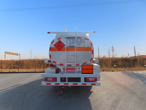 陸平機(jī)器牌LPC5100GYYB6運(yùn)油車公告圖片