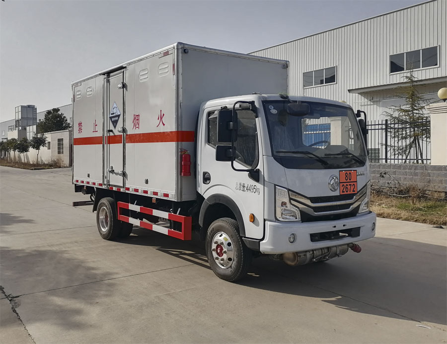 大力牌DLQ5041XFWEQ6腐蚀性物品厢式运输车