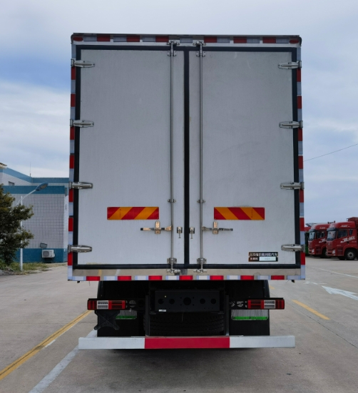 歐曼牌BJ5319XLCY6GRL-03冷藏車(chē)公告圖片