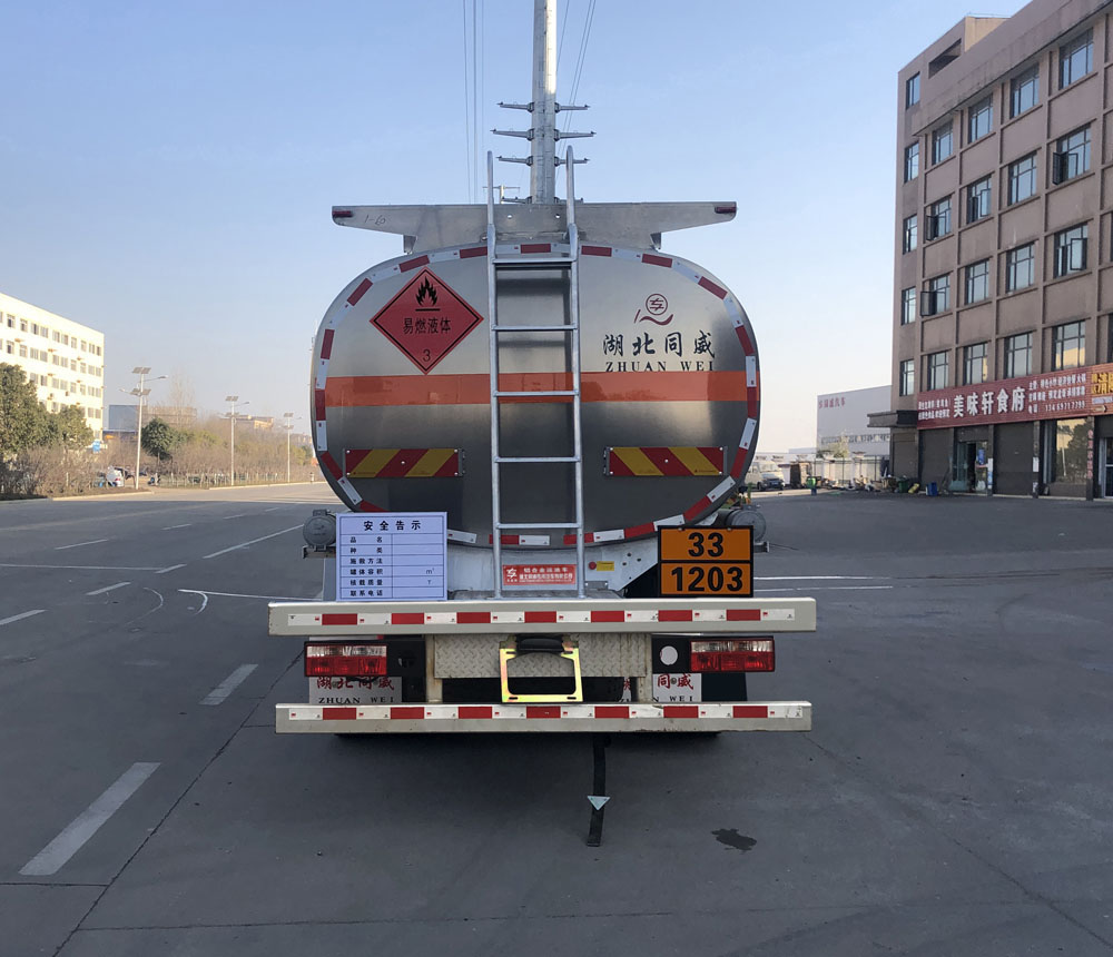 專威牌HTW5185GYYLEQ6鋁合金運(yùn)油車公告圖片