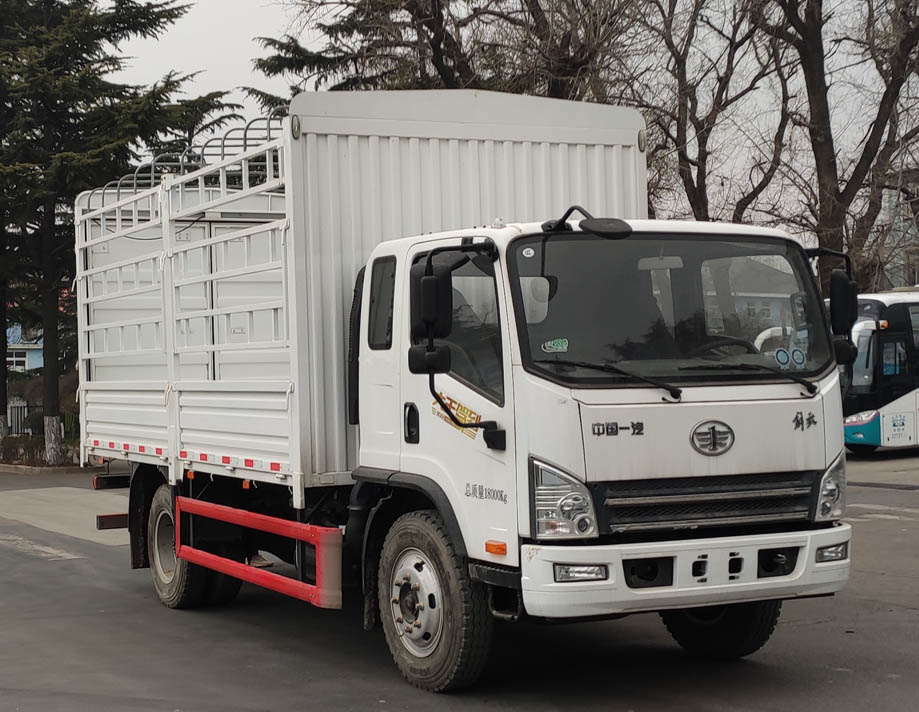 解放牌CA5180CCYP40K62L3E6A85仓栅式运输车