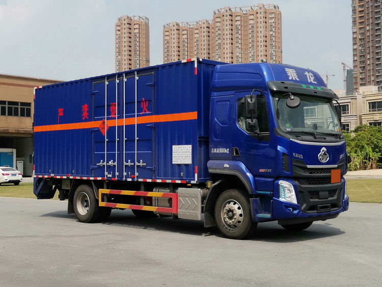 永强牌YQ5180XRQL2易燃气体厢式运输车
