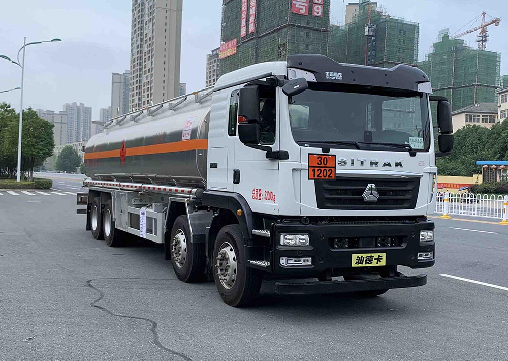 楚飞牌CLQ5323GYY6ZZA铝合金运油车