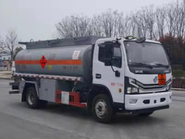 运油车