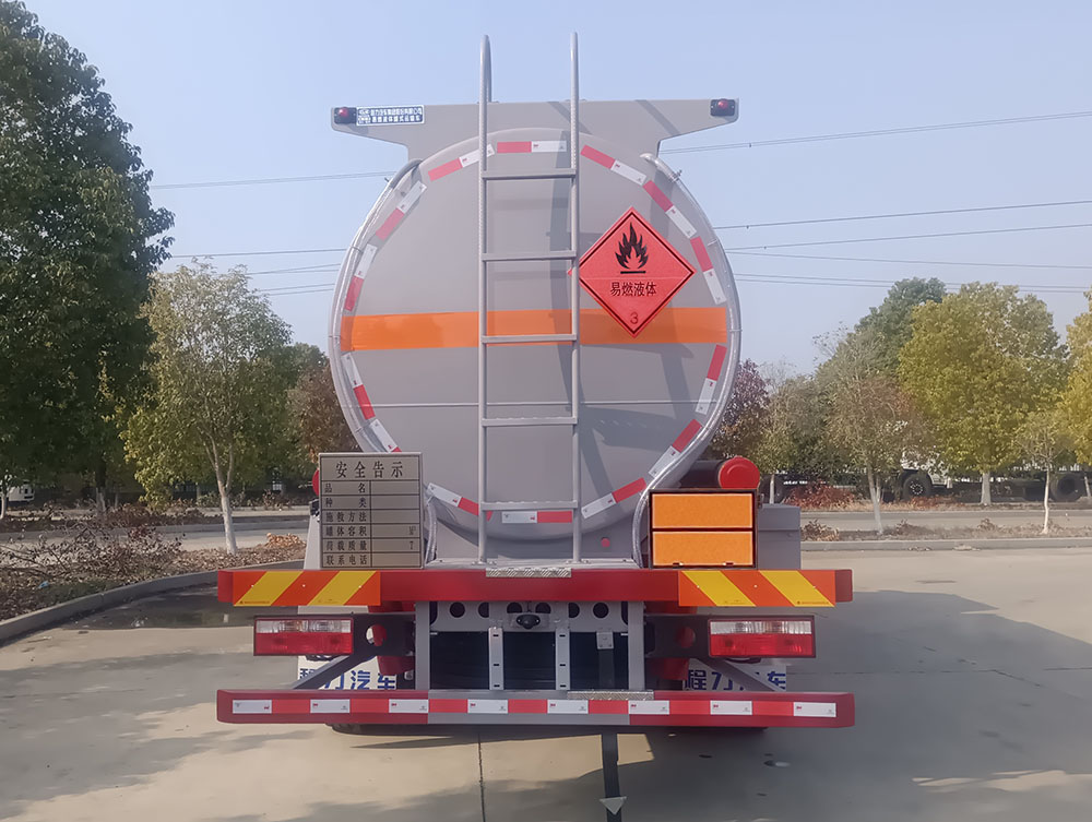 程力牌CL5180GRY6易燃液體罐式運(yùn)輸車(chē)公告圖片