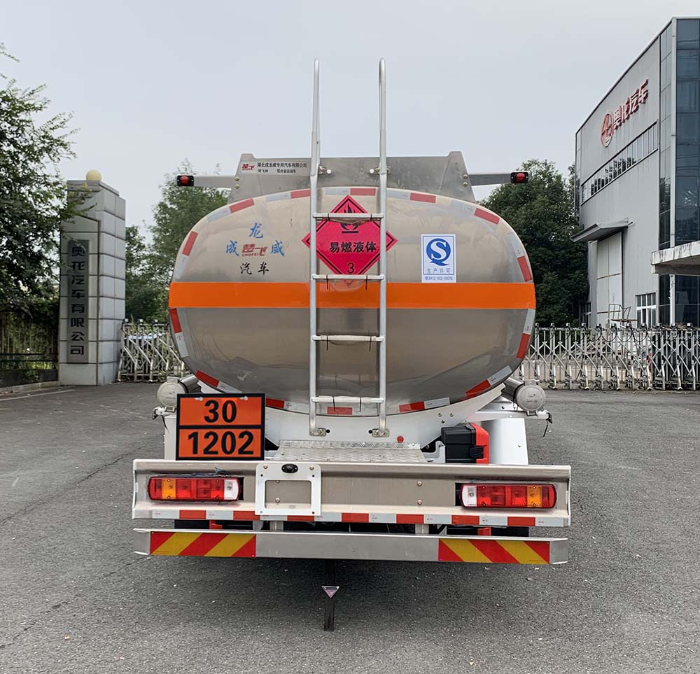 楚飛牌CLQ5181GYY6CA鋁合金運(yùn)油車公告圖片