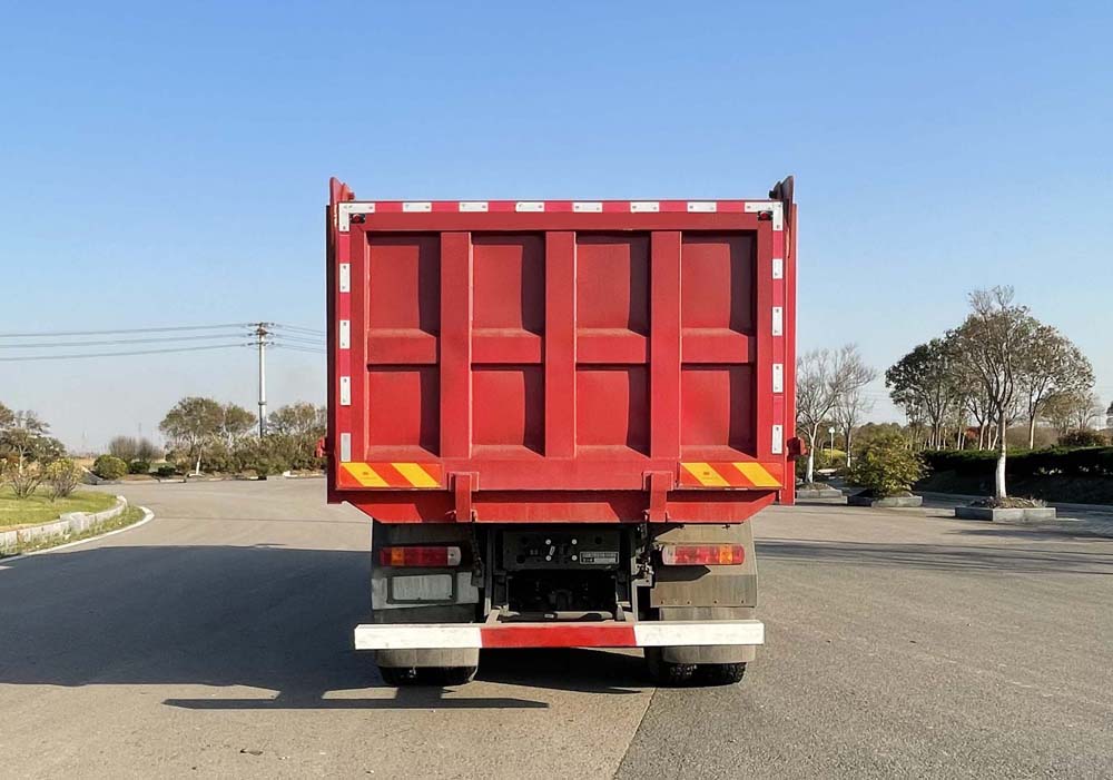 ZZ3257W414HF1 豪沃牌430马力后双桥,后八轮柴油6米国六自卸汽车图片