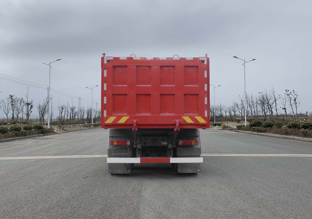 豪沃牌ZZ5317ZLJW466HF1自卸式垃圾車公告圖片